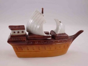 Germany ship condiment salt and pepper shakers