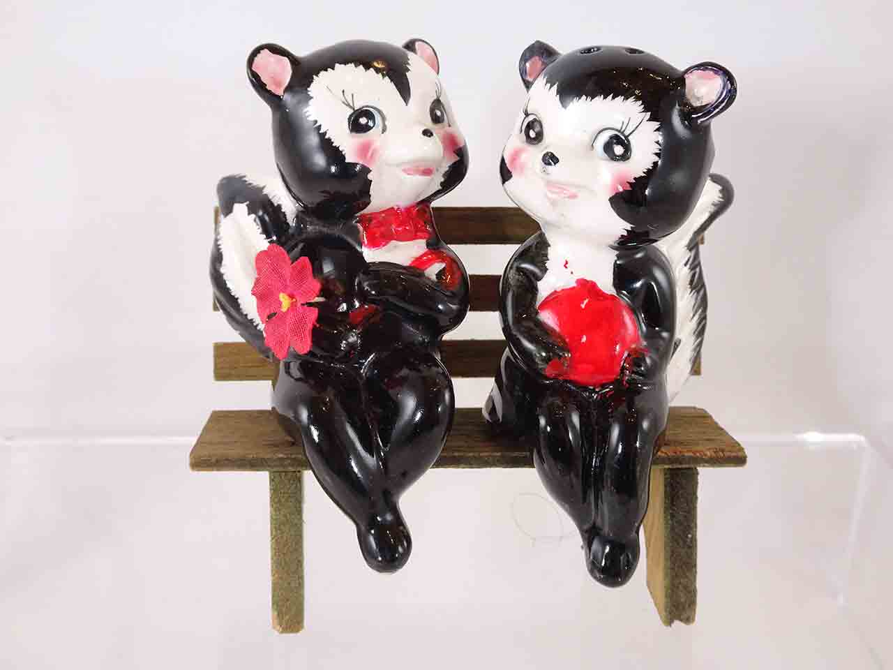Skunk couple bench sitters salt and pepper shakers