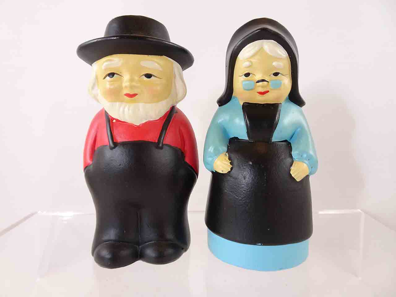 Amish couple salt and pepper shakers