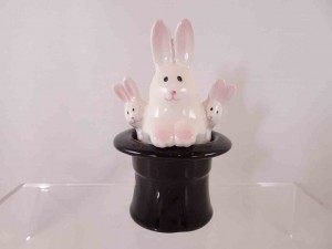 Clay Art magician's white bunny rabbit in hat salt and pepper shakers