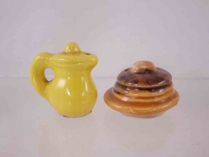 Maxi pancakes and pitcher salt and pepper shakers