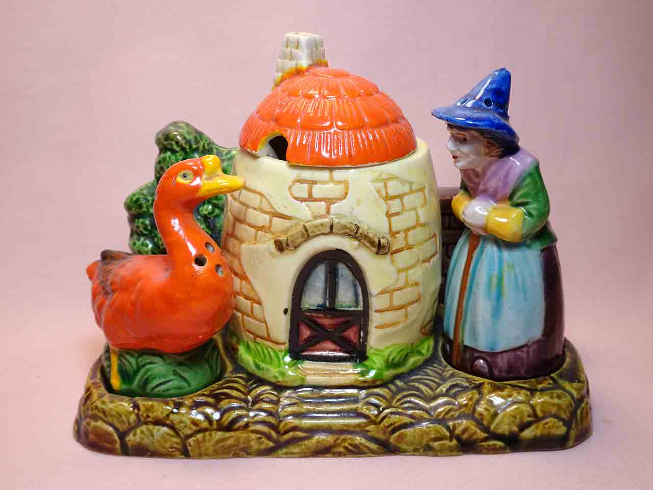 Marutomoware Mother Goose Nursery Rhyme Condiment Set salt and pepper shakers