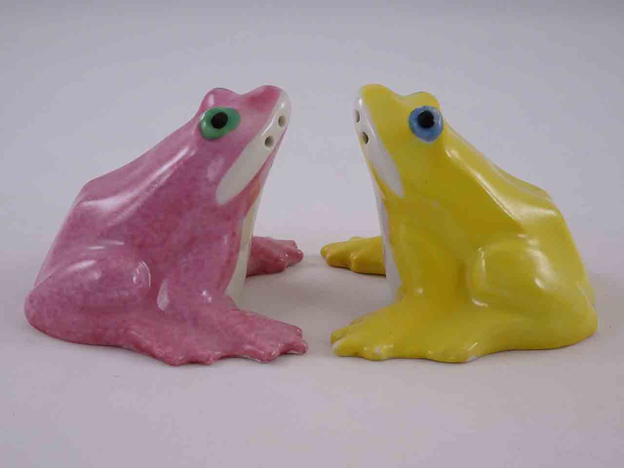 Limoges frogs salt and pepper shakers designed by Edouard-Marcel Sandoz for Haviland & Co.