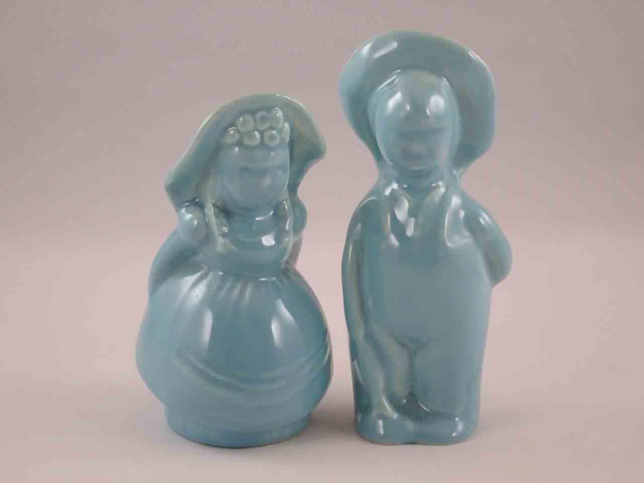 Pacific farmer & wife salt and pepper shakers