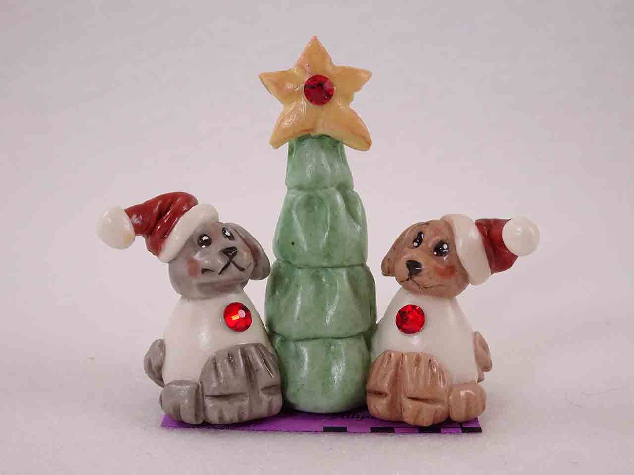 Allyson Nagel miniature one piece holiday salt and pepper shakers - Christmas tree with dogs