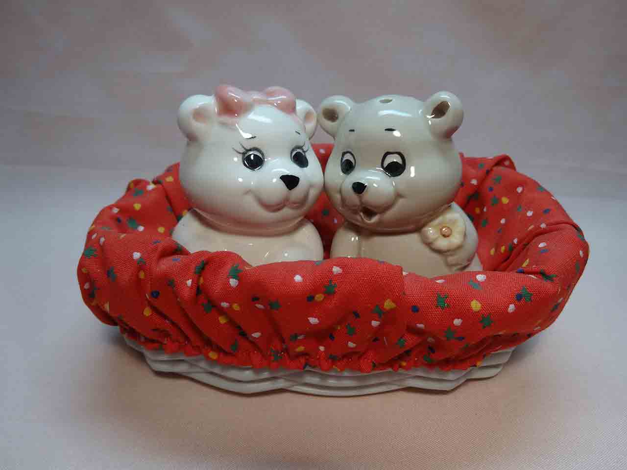 Bears salt and pepper shakers